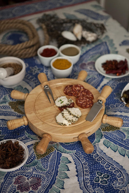 PICNIC TIME Mariner Cheese Board and Tool Set, Charcuterie Board Set, Wood Cutting Board with Cheese Knives, (Parawood)