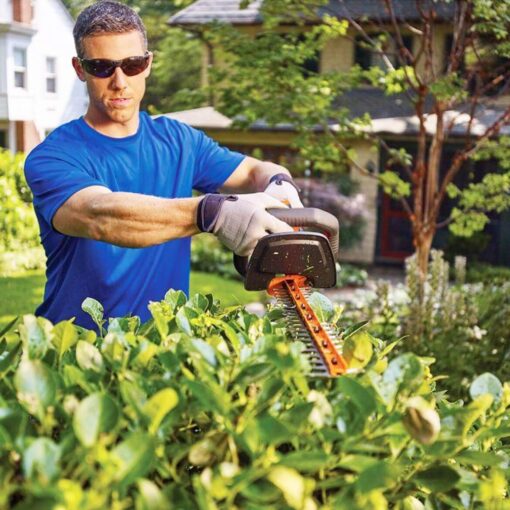 BLACK+DECKER 40V MAX Cordless Hedge Trimmer, 24-Inch Brush Trimmer with Battery and Charger (LHT341FF) - Image 3